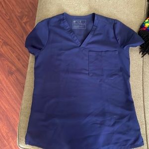 Figs scrub top navy